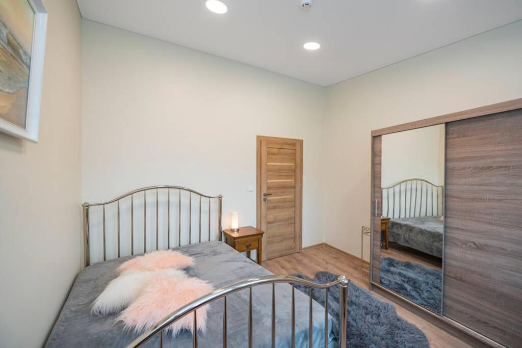 Homely Kreves Apartment By Polo Apartments Kaunas Buitenkant foto